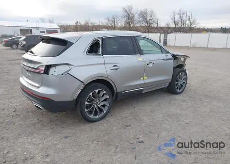 2021 Lincoln Nautilus Reserve z USA, uszkodzony, nr VIN 2LMPJ8KP4MBL10743